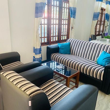 Lavendra Guset House Hotel Nallathanniya Exterior foto