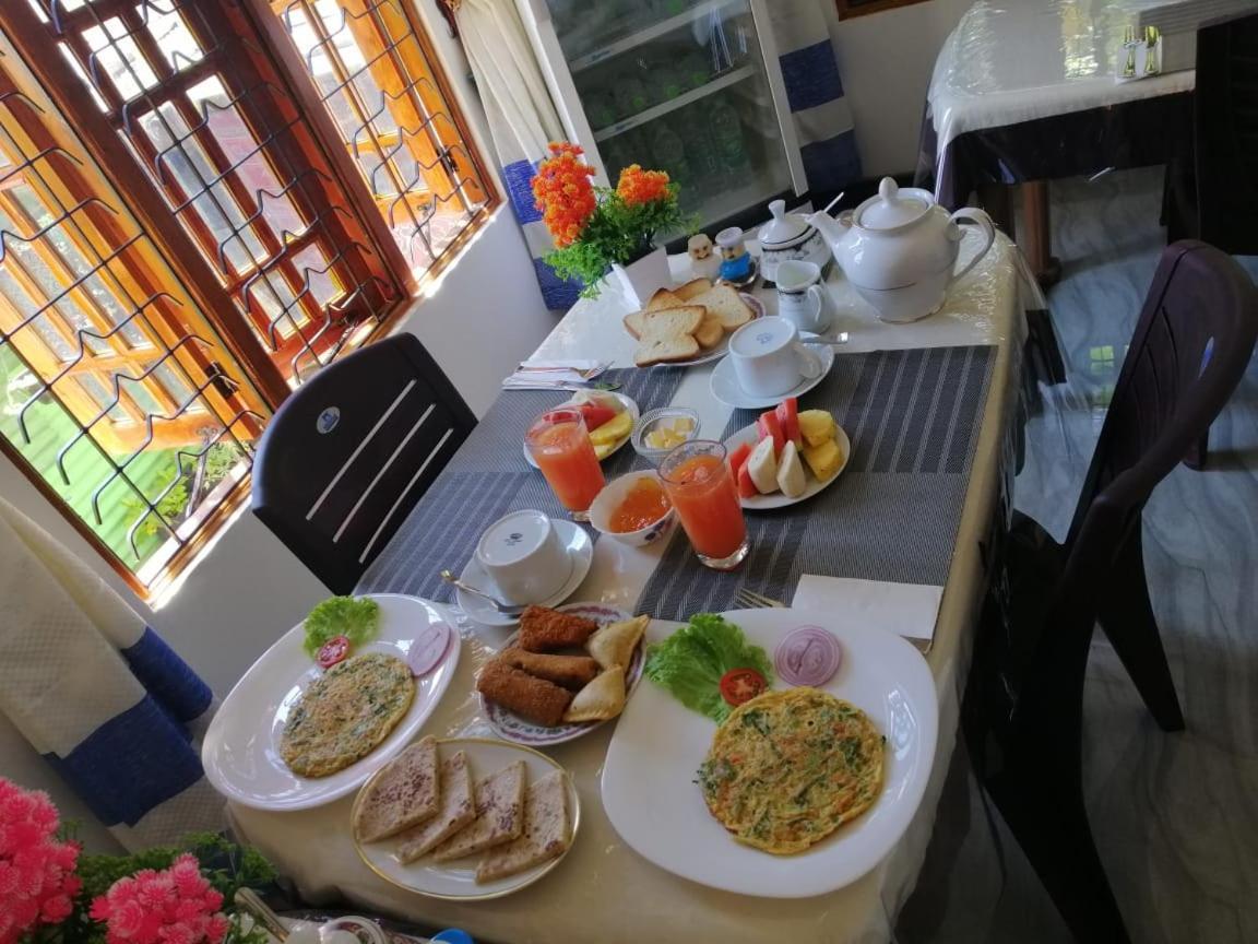 Lavendra Guset House Hotel Nallathanniya Exterior foto