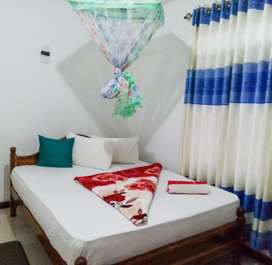Lavendra Guset House Hotel Nallathanniya Exterior foto